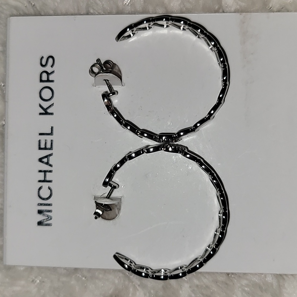 Michael Kors Silver Brass Heart Hoop Earrings NWT - Picture 7 of 13